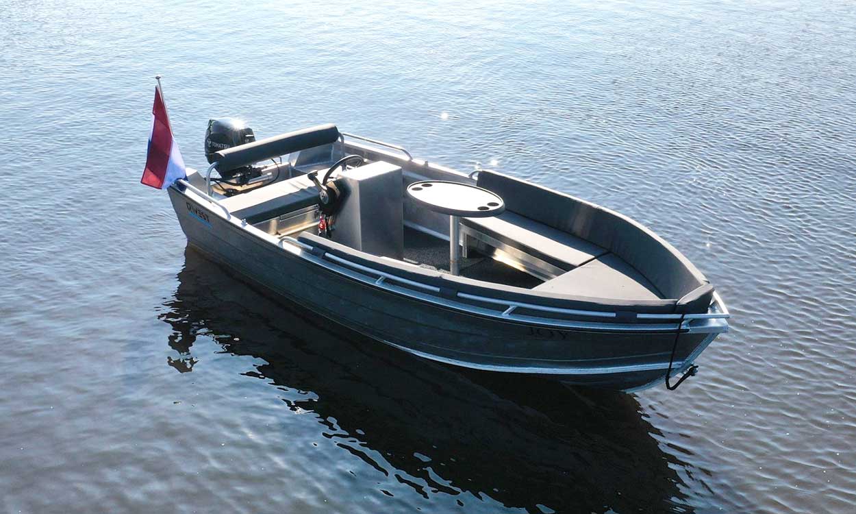 Aluminium-Sloep_QWEST_Marine_R450-bij-Allround-Watersport