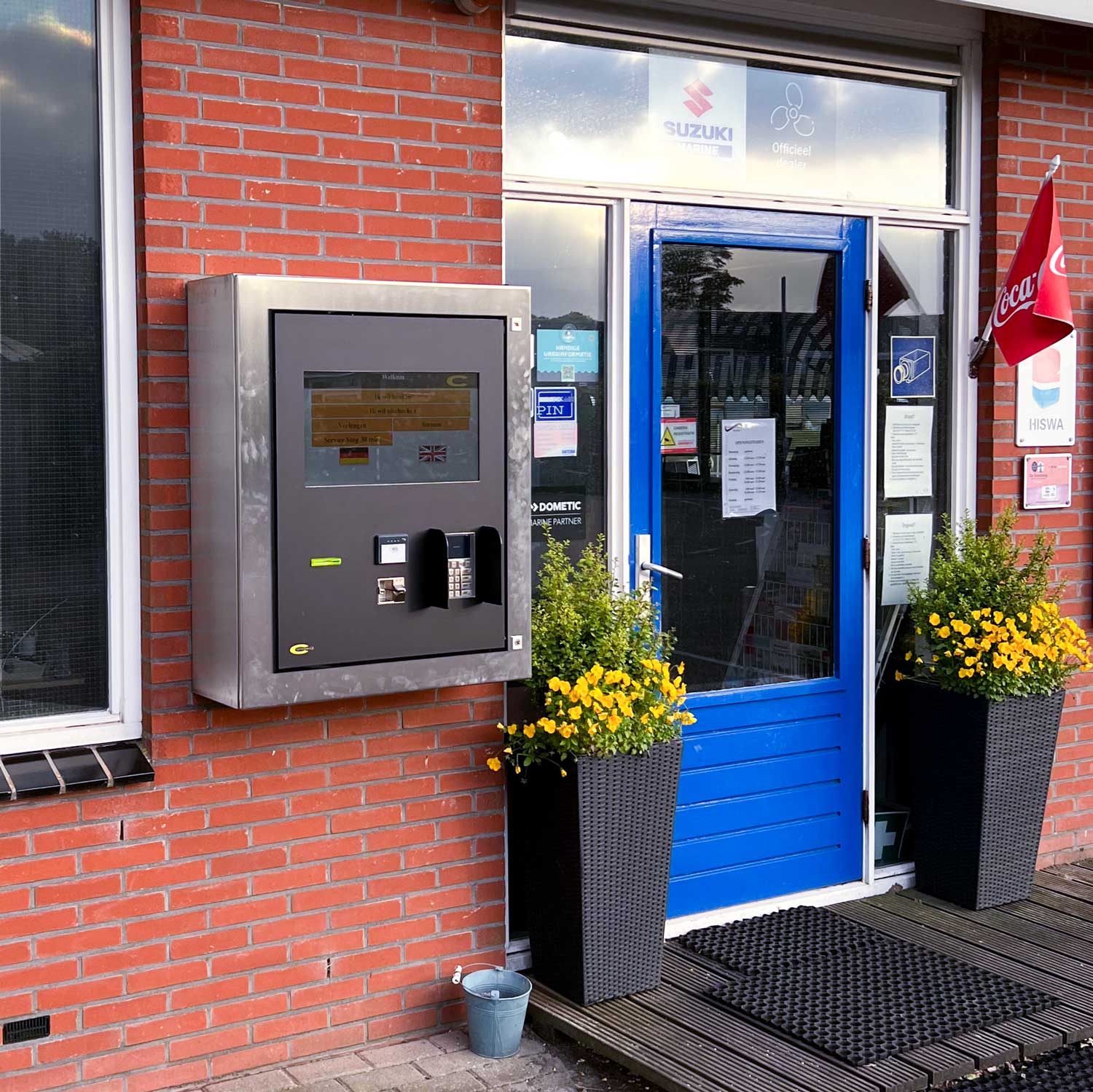 Betaalautomaat-Bij-de-Jachthaven-voor-camperplekken-bij-Allround-Watersport-Meerwijck-Kropswolde