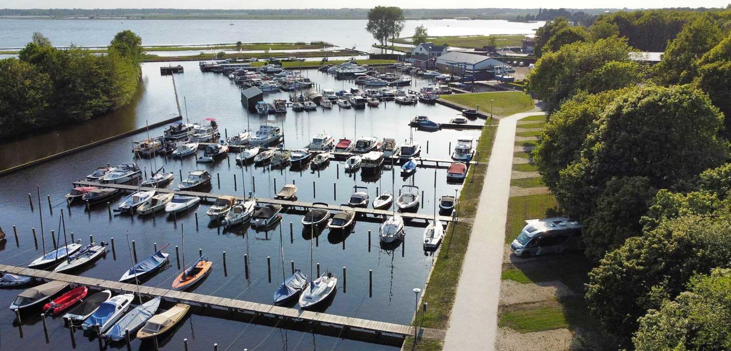 Camperplekken-bij-de-jachthaven-Allround-Watersport-Meerwijck